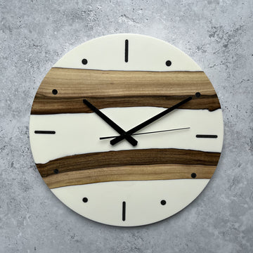 Wall clock handmade in wood and resin 